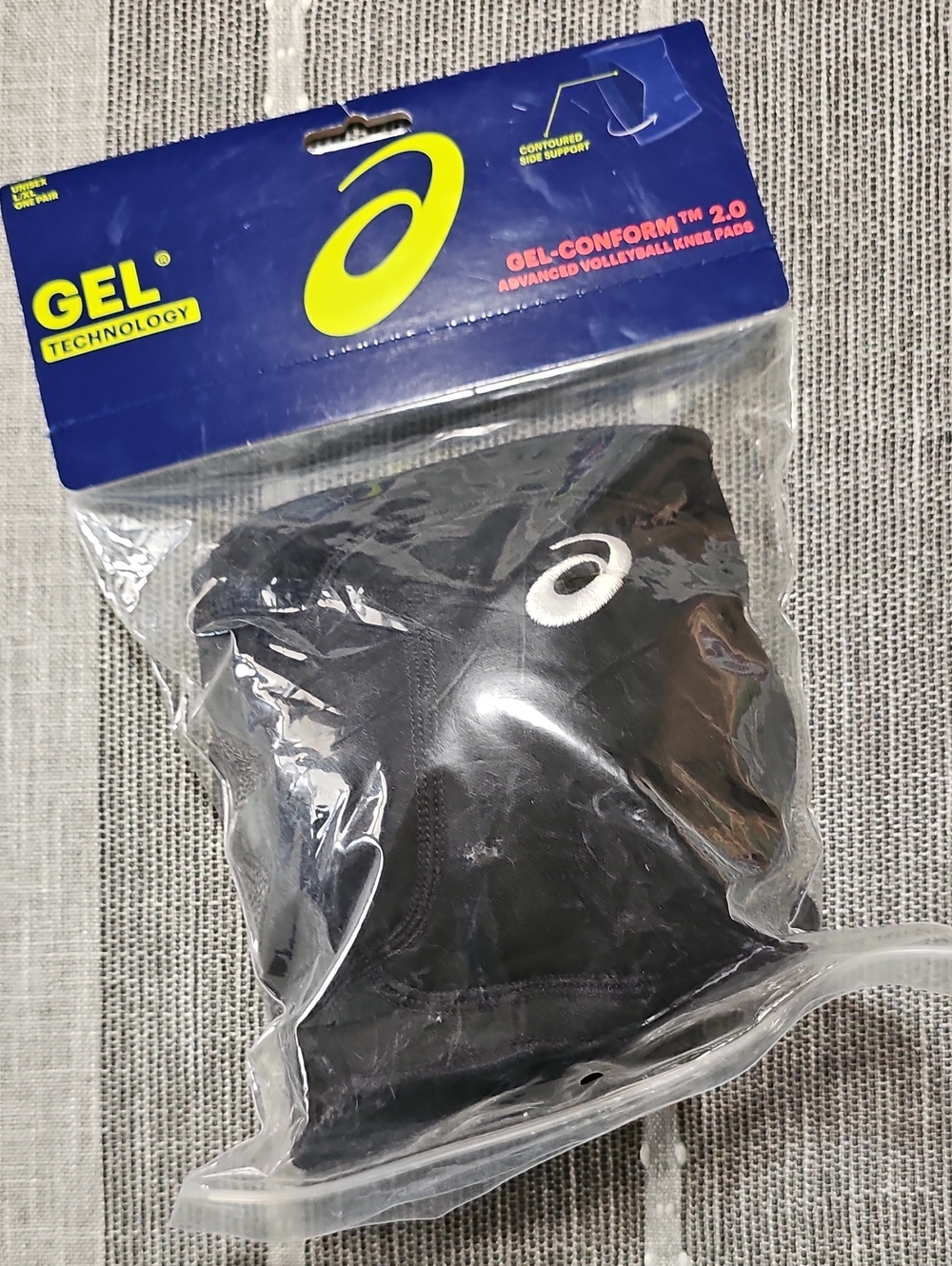 ASICS Black Gel-Conform Volleyball Knee Pad - Gel Technology